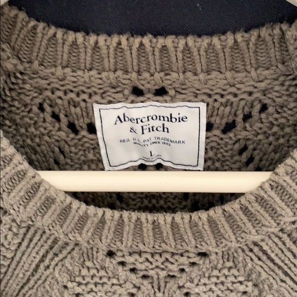 Abercrombie short sleeve sweater - Picture 2 of 2